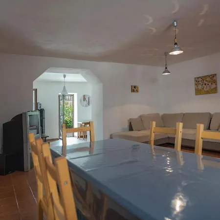 Wunderschoen Eingerichtete Villa Mit Pool Und Garten Holiday home Vizinada